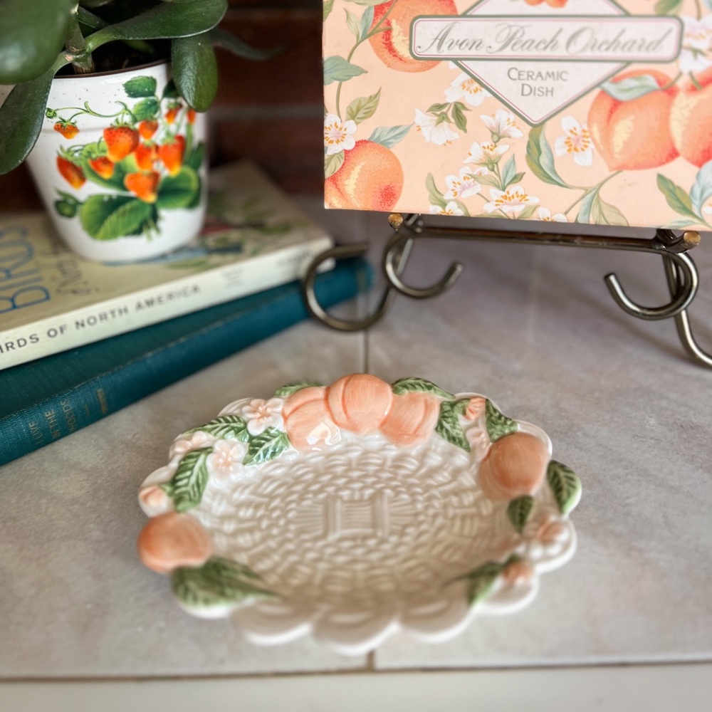 Vintage 1980s Avon Peach Soap Dish In Original Box